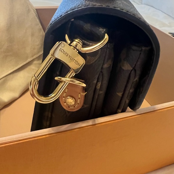 Louis Vuitton Pochette Métis - Picture 8 of 12